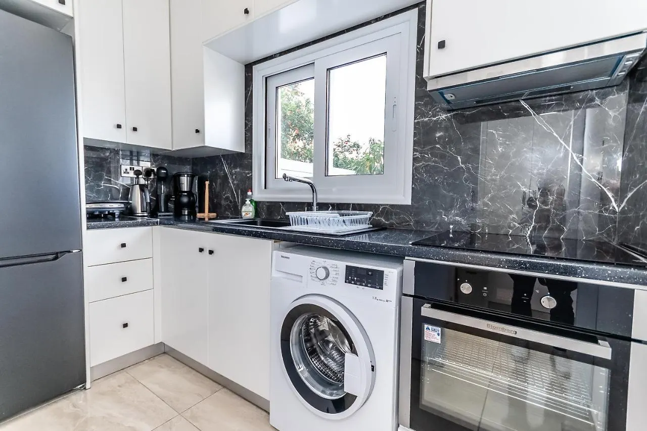 Modern Ground Floor Studio With A Beautiful Garden Larnaca Cyprus