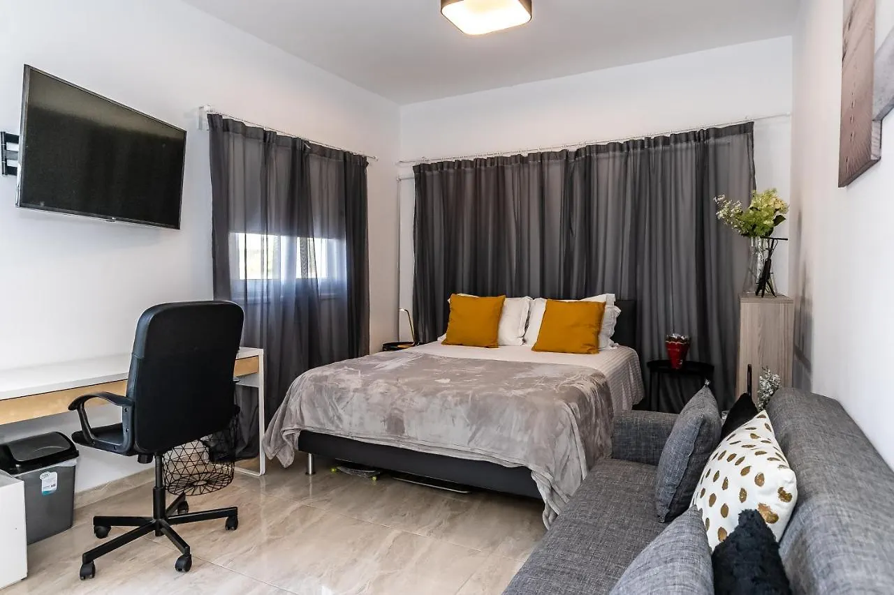 Apartment Modern Ground Floor Studio With A Beautiful Garden Larnaca