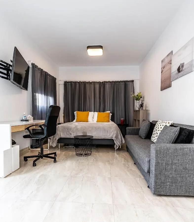 Appartamento Modern Ground Floor Studio With A Beautiful Garden Larnaca