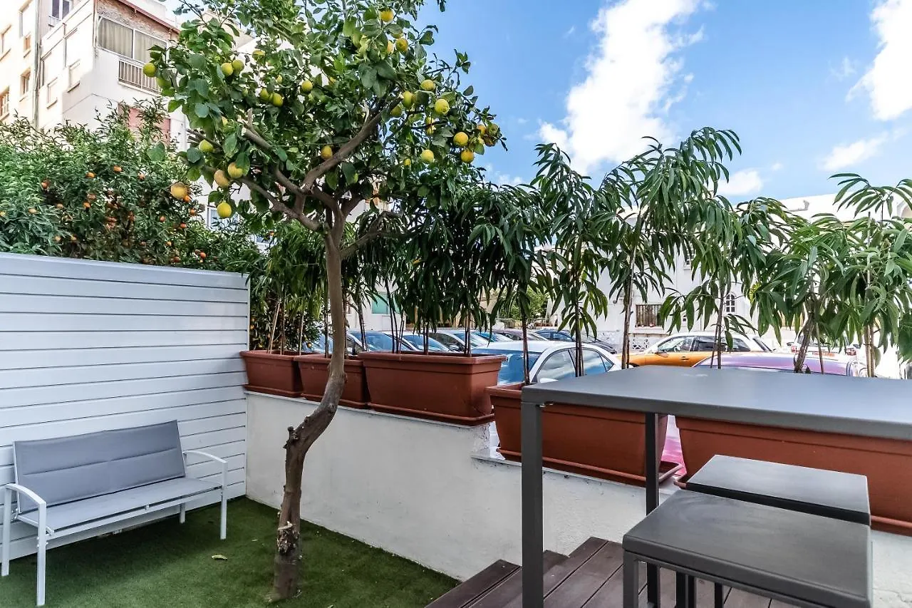 Modern Ground Floor Studio With A Beautiful Garden Larnaca Apartment